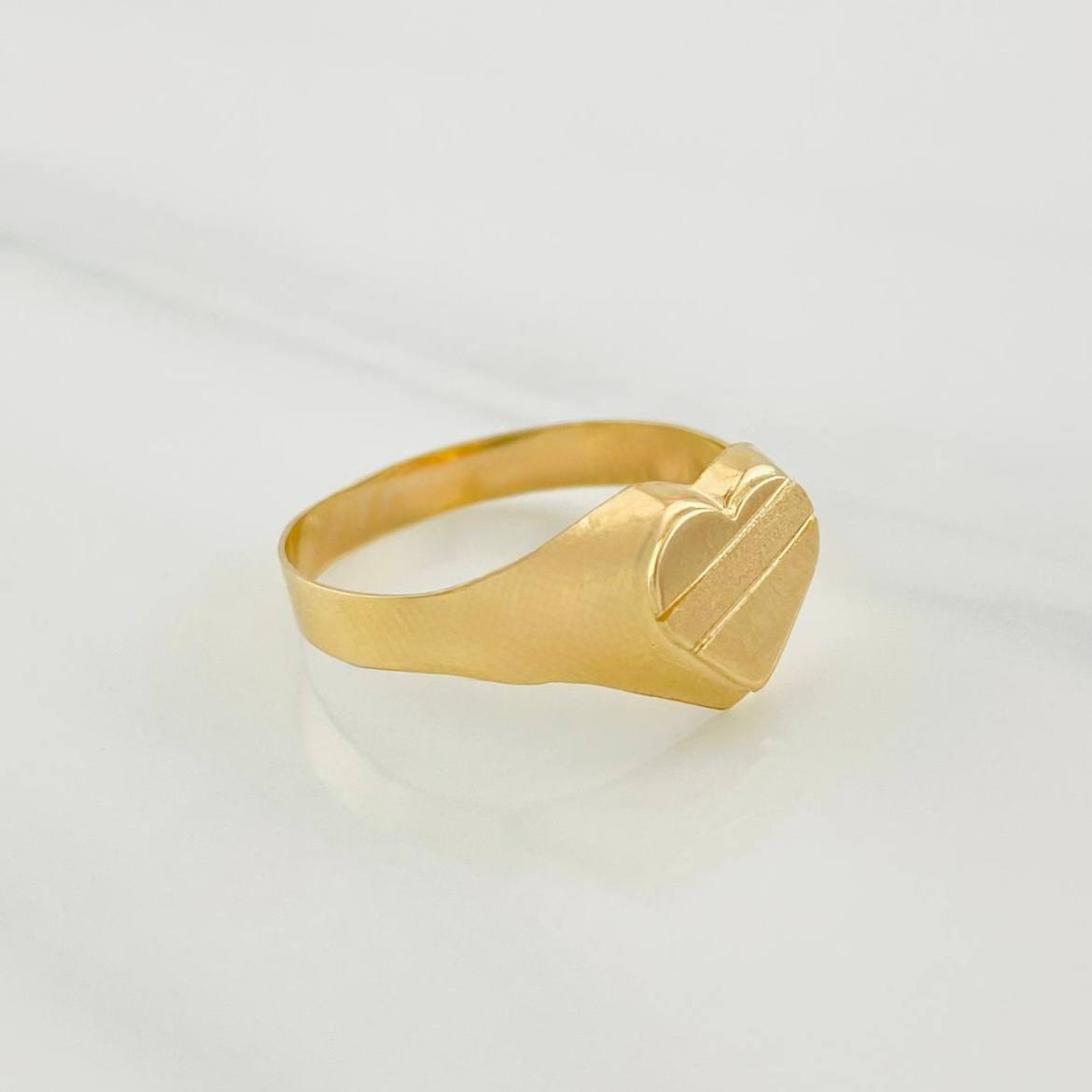 Anillo Sello Corazón 1.55g / T7 1/4 Oro Amarillo 18K