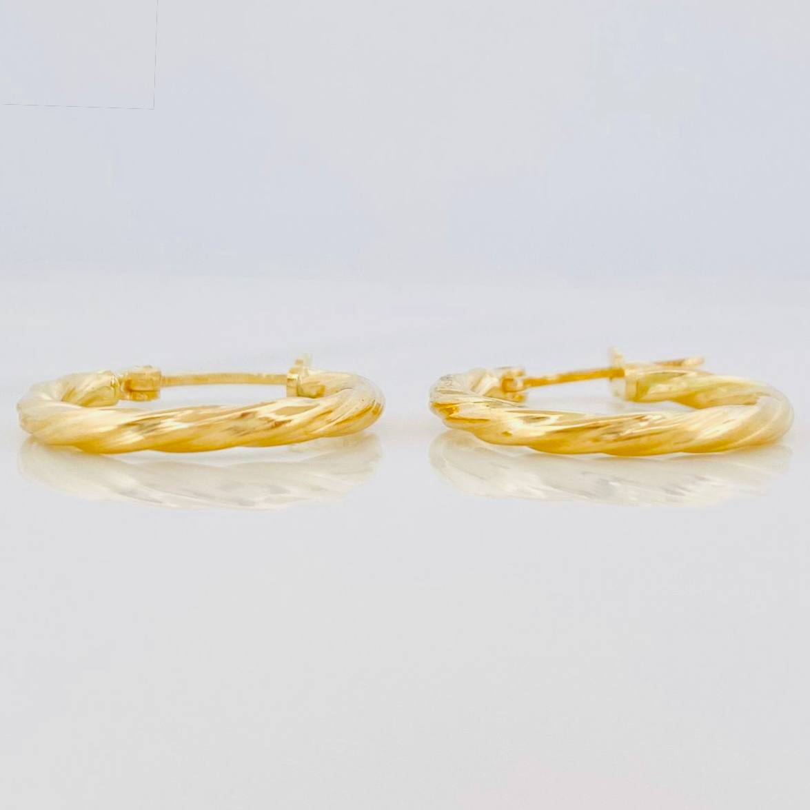 Candongas Kari 1.2g / 1.9cm Oro Amarillo 18K
