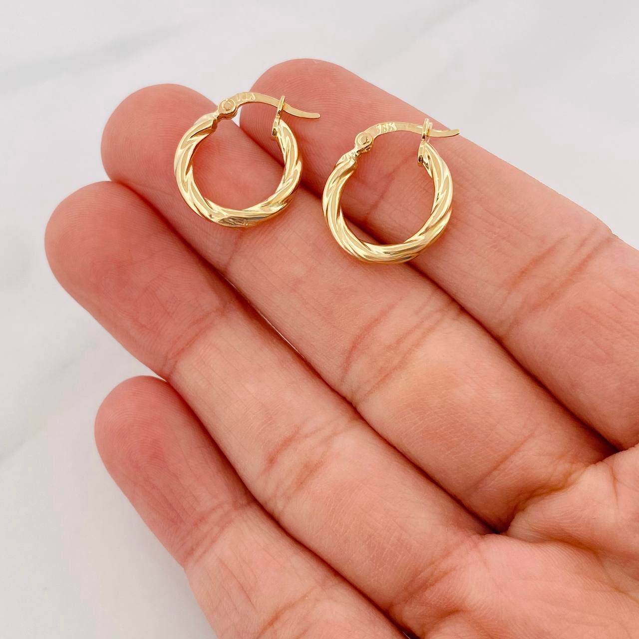 Candongas Kari 1.2g / 1.6cm Oro Amarillo 18K