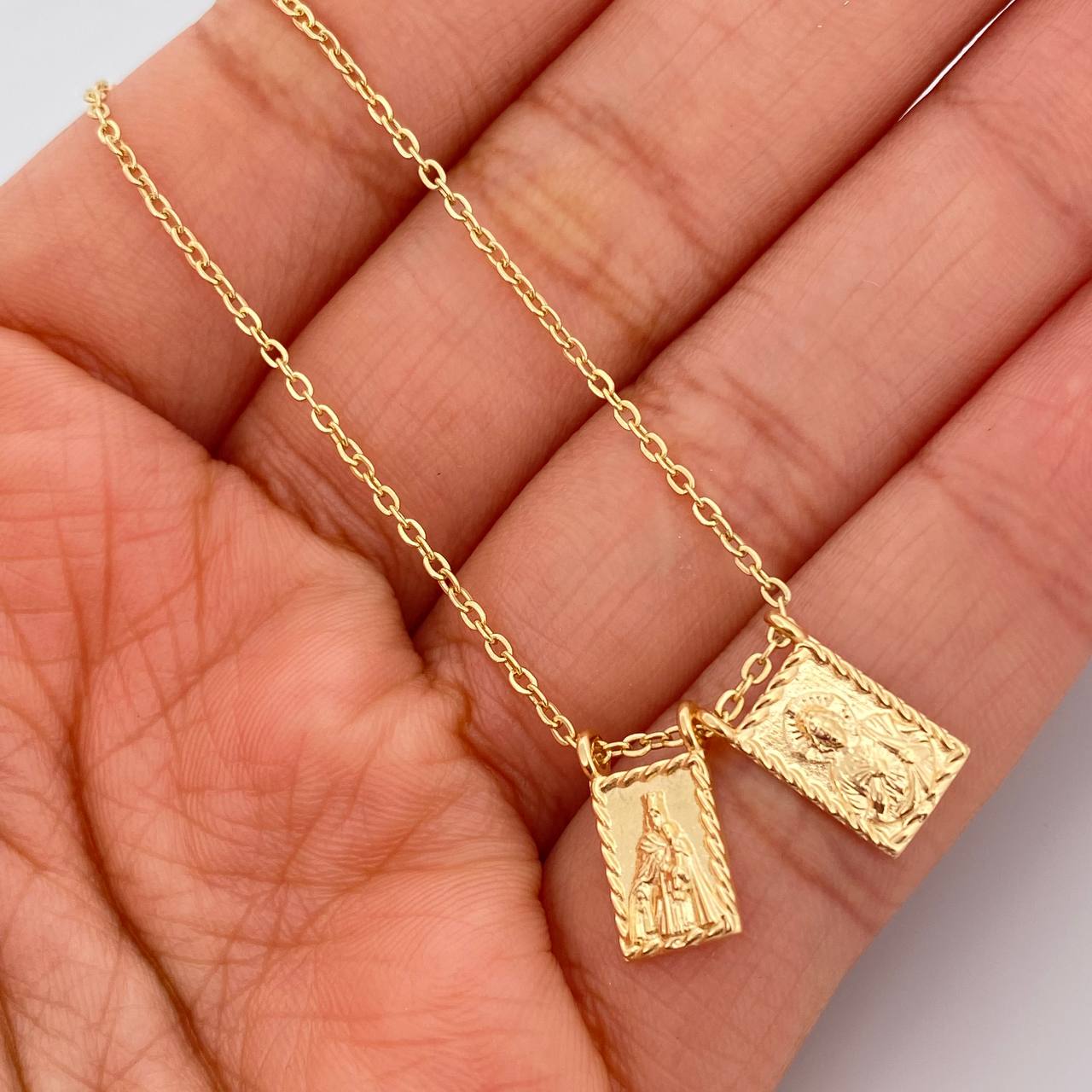 Cadena Aro Seguido Escapulario 4.25gr / 46cm / 1mm Oro Amarillo 18K &