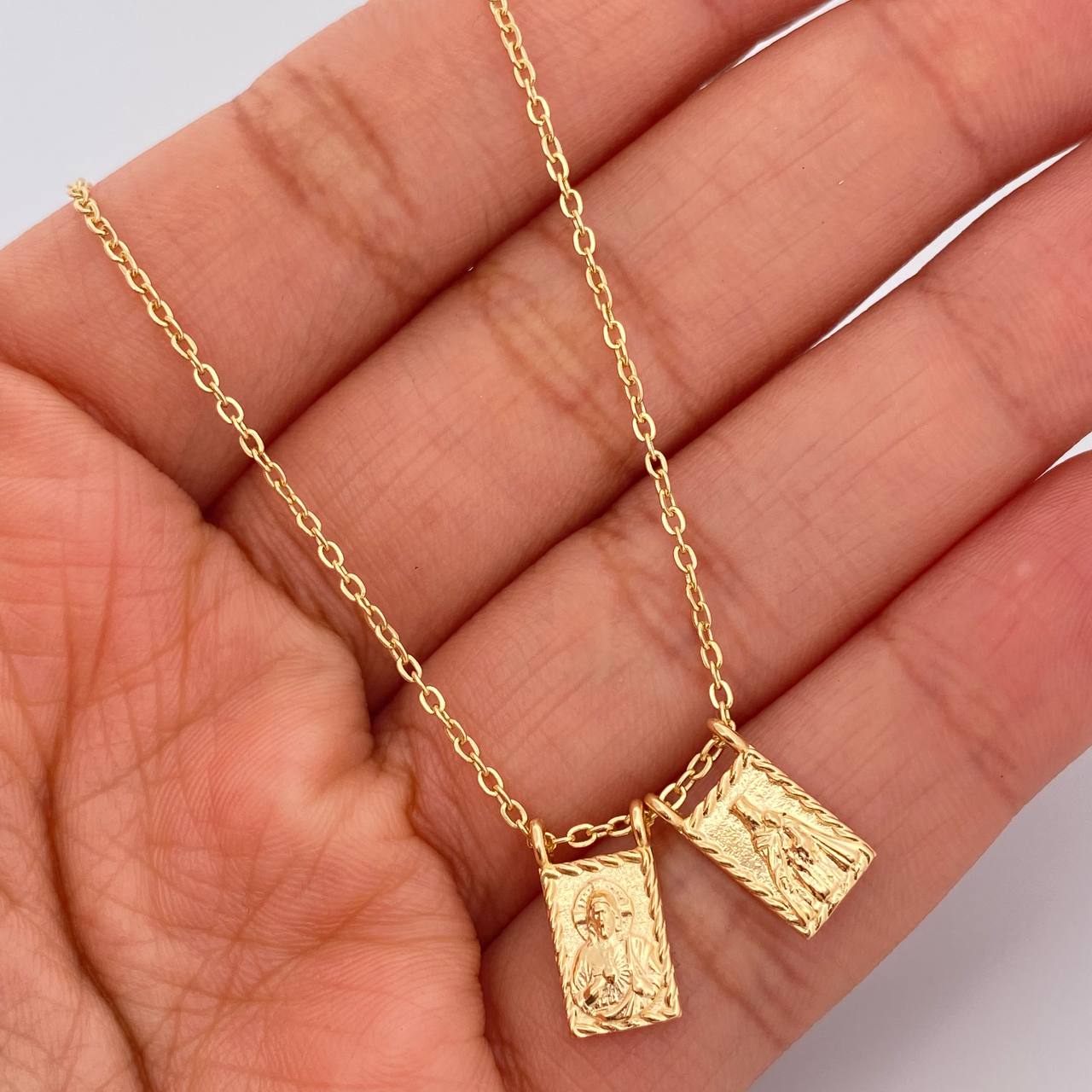 Cadena Aro Seguido Escapulario 4.15gr / 46.2cm / 1.2mm Oro Amarillo 18K &