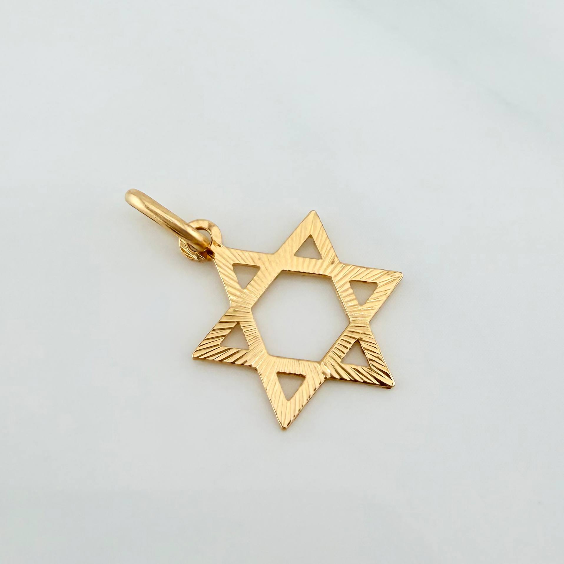 Dije Estrella De David 0.7 g / 2.2 cm Oro Amarillo 18K