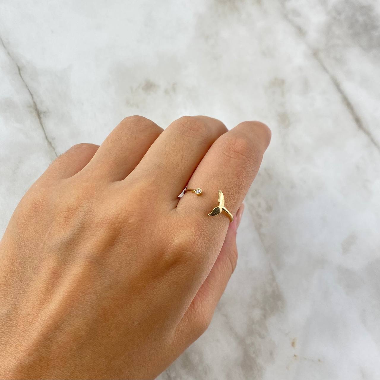 Anillo Cola Delfin 0.9gr / T7 3/4 / Circon Blanco Oro Amarillo ©