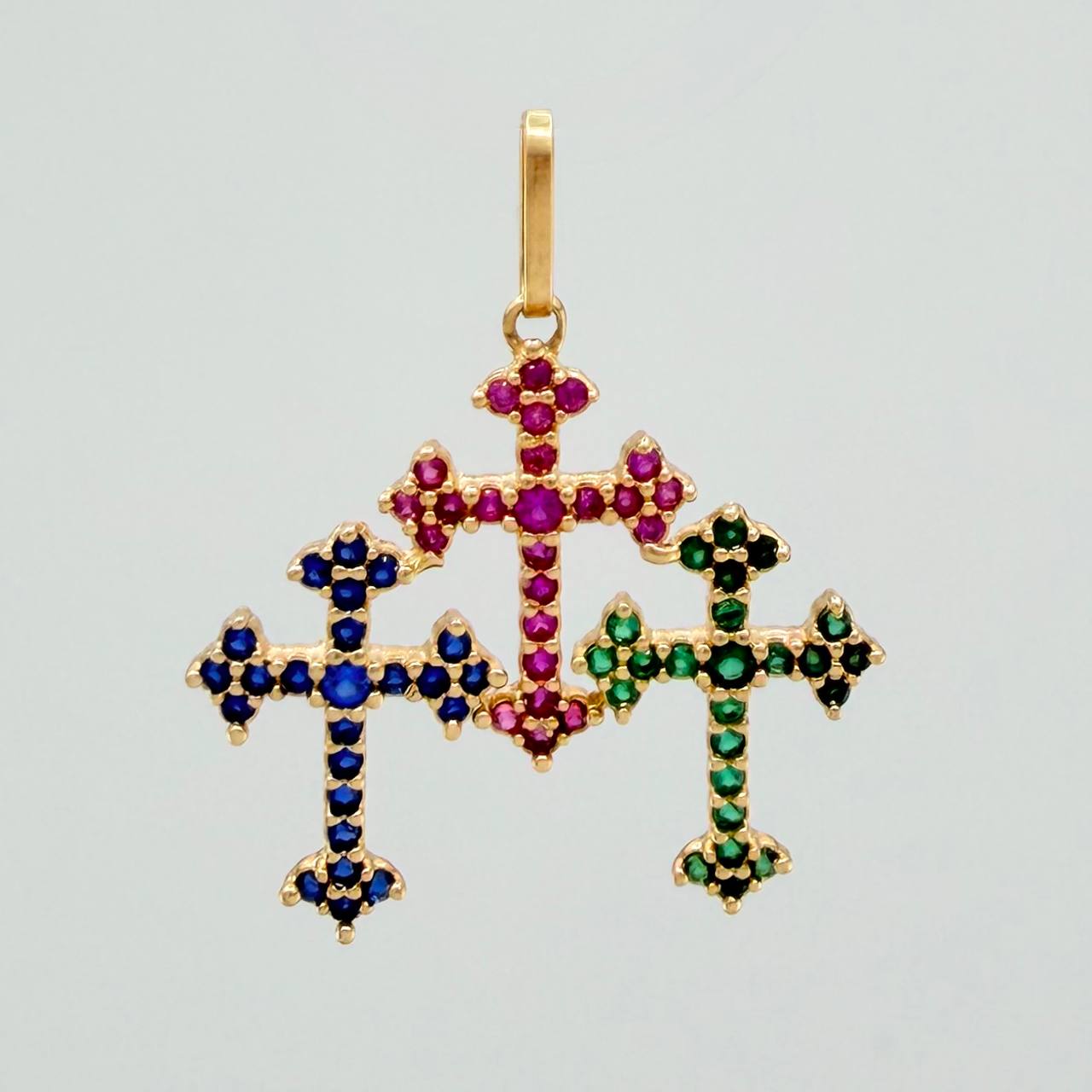 Dije Tres Cruces 1.7gr / 2.5cm / Oro Amarillo 18K %
