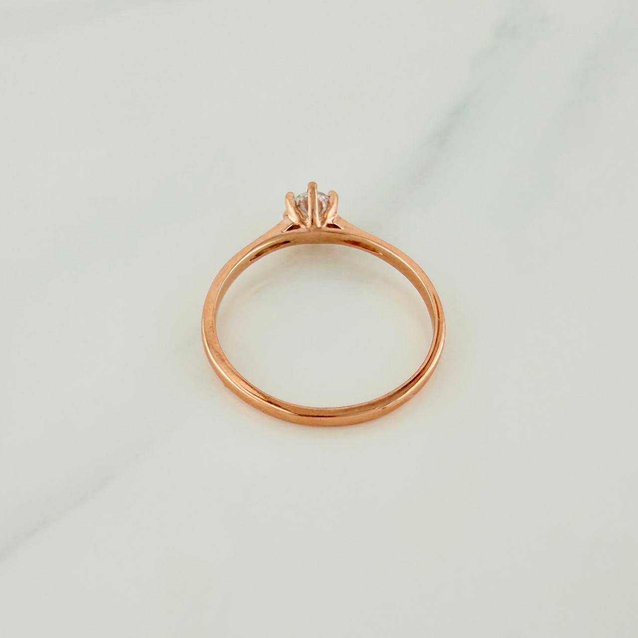 Anillo Solitario 1.8gr / T7 1/2 / Oro Rosa 18K %