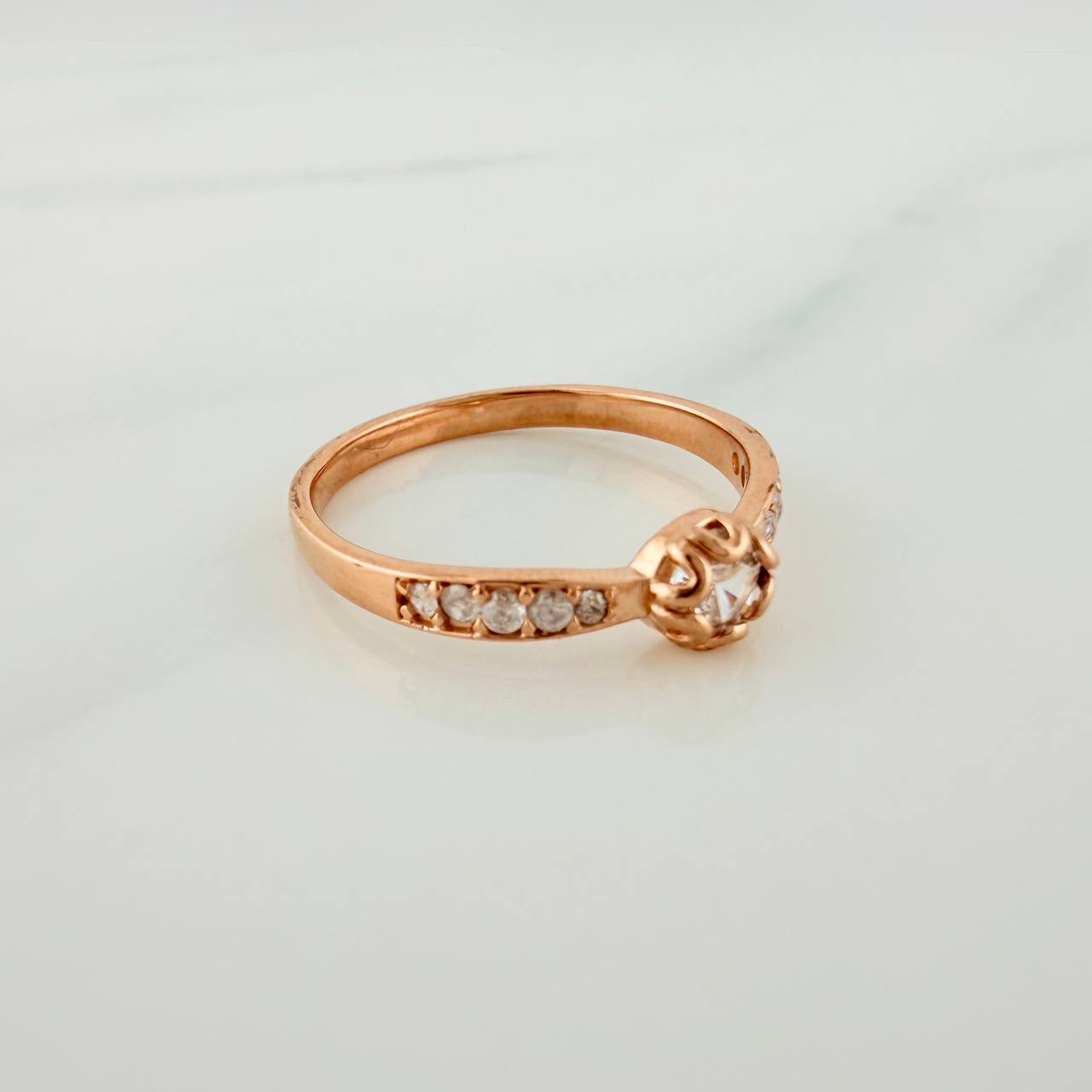 Anillo Solitario Churumbela 1.85gr / T6 1/2 / Oro Rosa 18K %