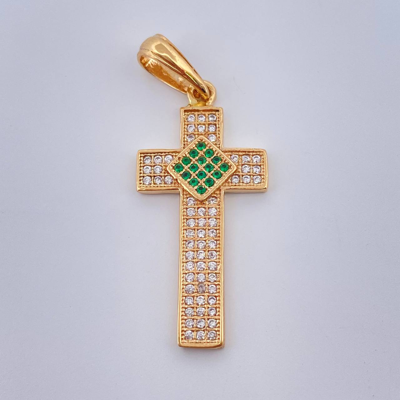 Dije Cruz Diamante 2.75gr / 3.6cm / Oro Amarillo 18K %