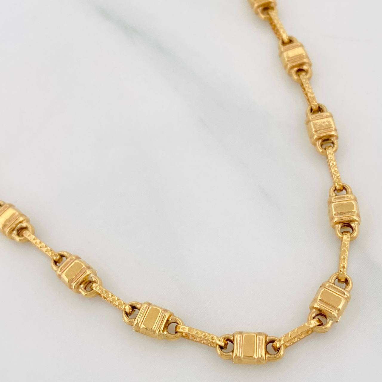 Cadena Rustica Barril 10.55g / 60cm / 3.69mm Oro Amarillo 18K