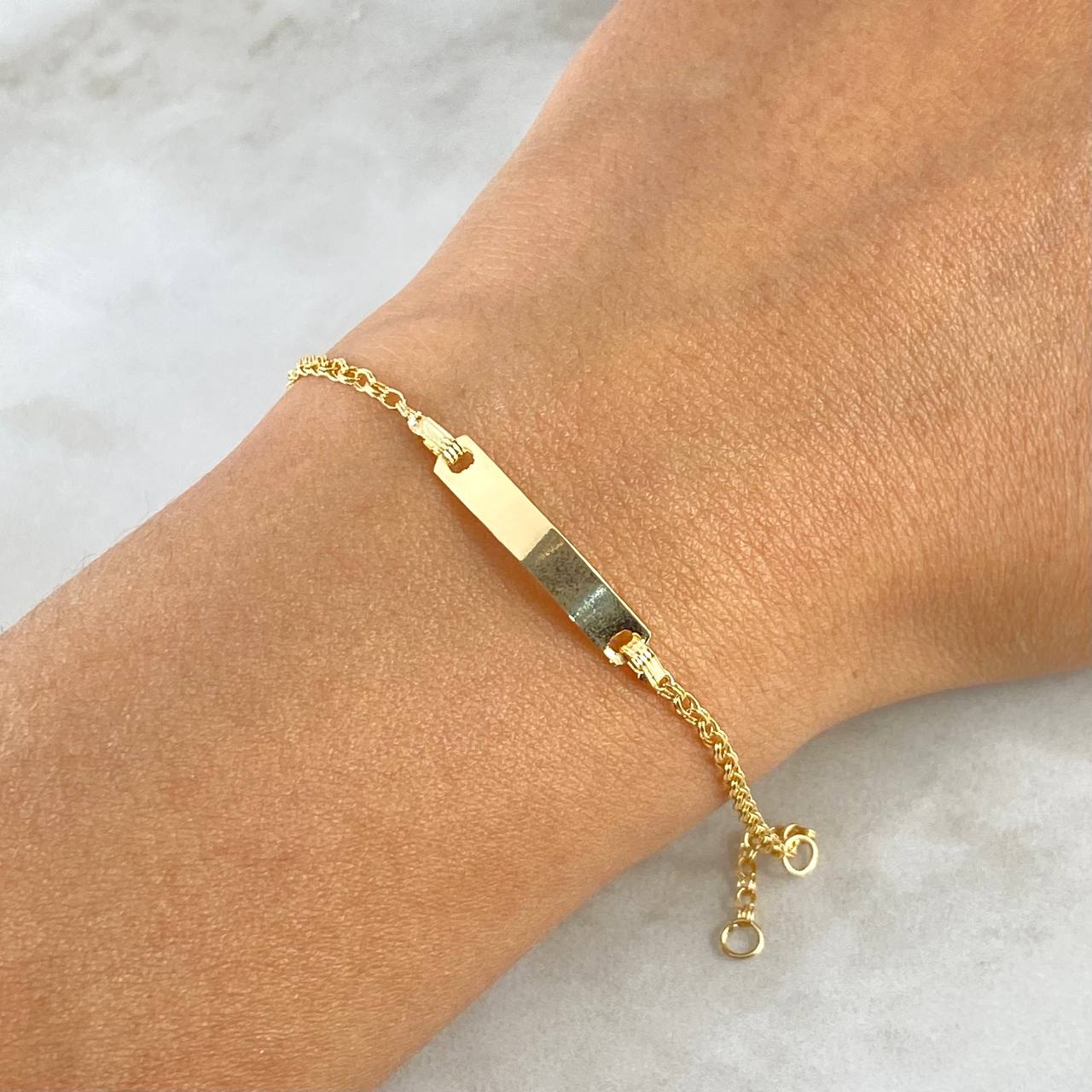 Pulso Bebé Aro Seguido 1.15gr / 12cm-14.5cm / Placa Rectangular Oro Amarillo