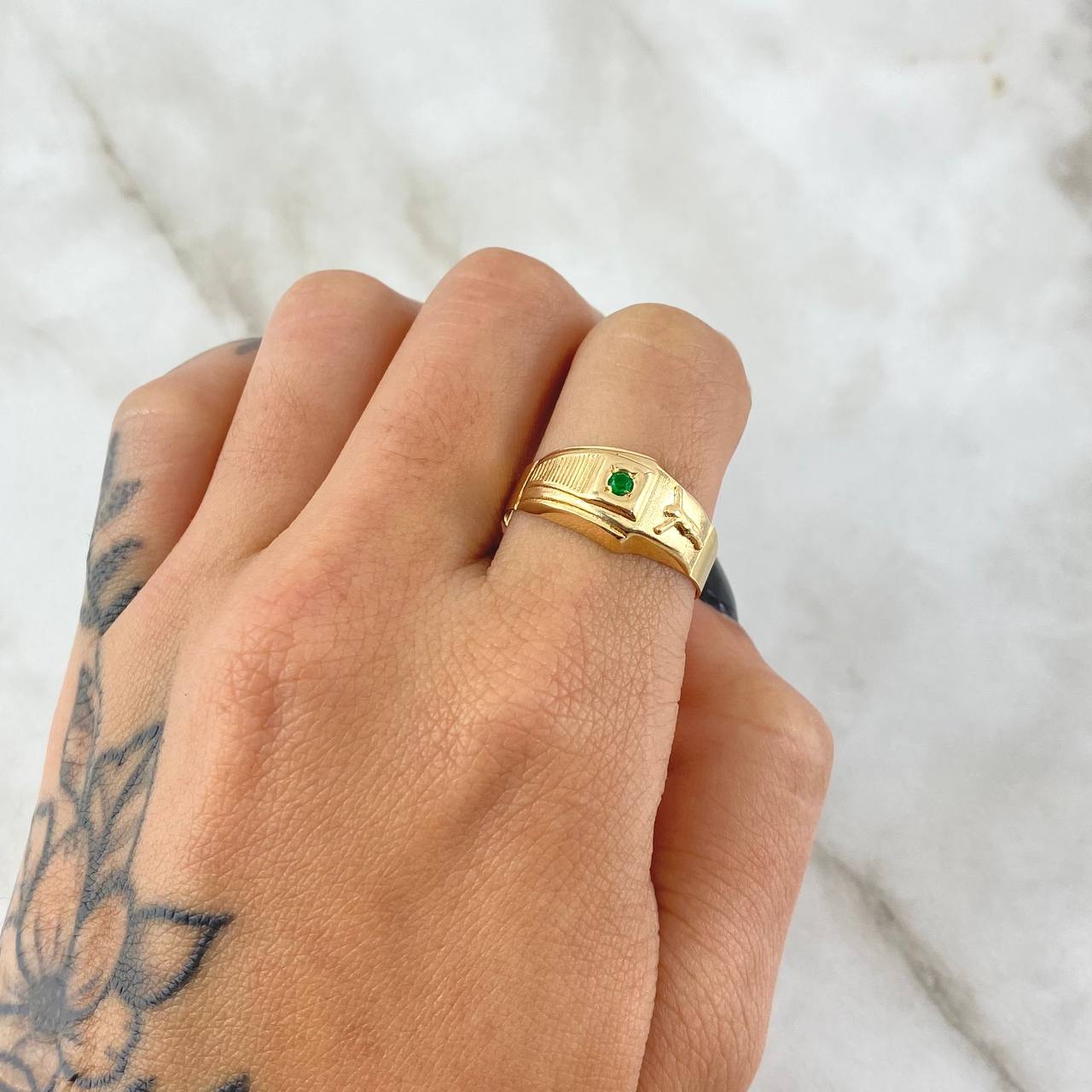 Anillo Cristo Punta Rayada 2.5gr / T9 1/4 / Circon Verde Oro Amarillo 18K *