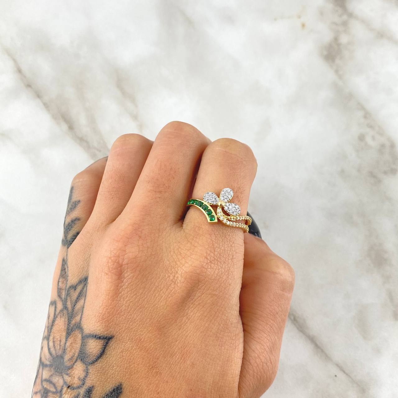 Anillo Trebol Oleado 3gr / T7 1/4 / Circones Blancos Verdes Oro Amarillo 18K *
