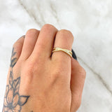 Anillo Lineas Cruzadas 2.25gr / T7 / Circones Blancos Oro Amarillo 18K *