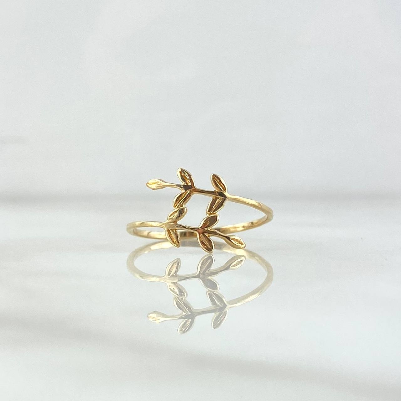 Anillo En Hojas Cruzadas 1.1gr / T7 1/2 / Liso Oro Amarillo 18K *