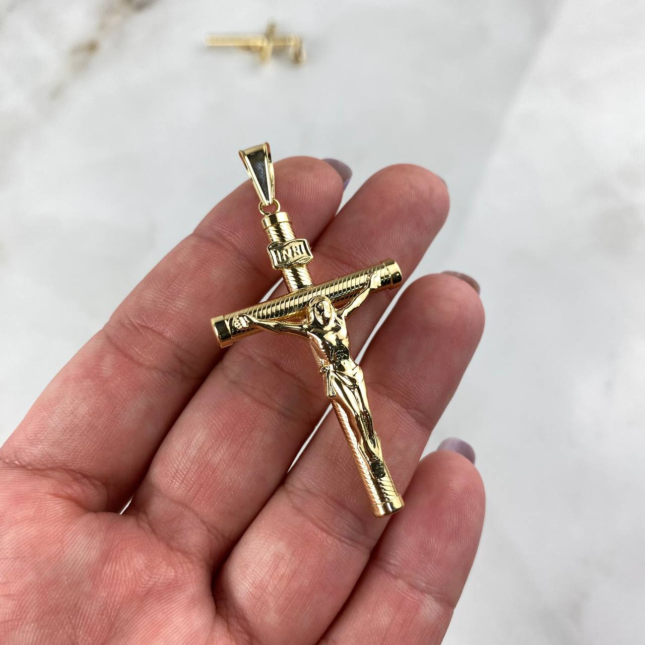 Dije Cristo Cruz 3.05gr / 5.6cm / Atornillado Oro Amarillo ©