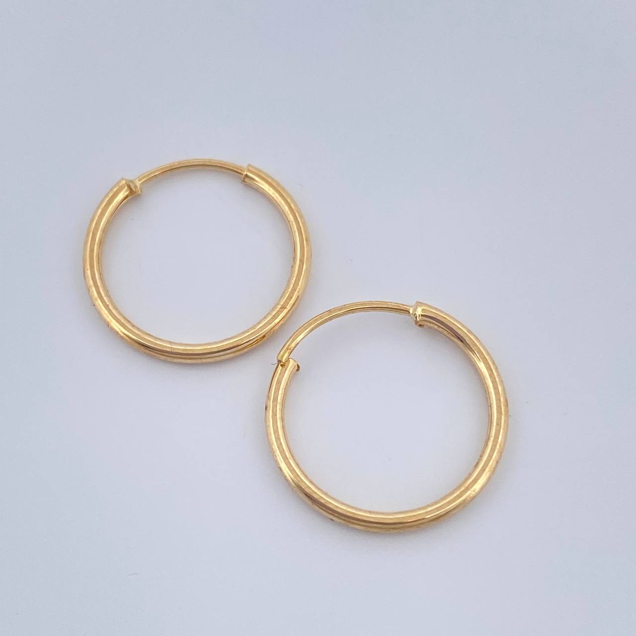 Candongas Aro 0.7gr / 1.6cm / Oro Amarillo 18K ©