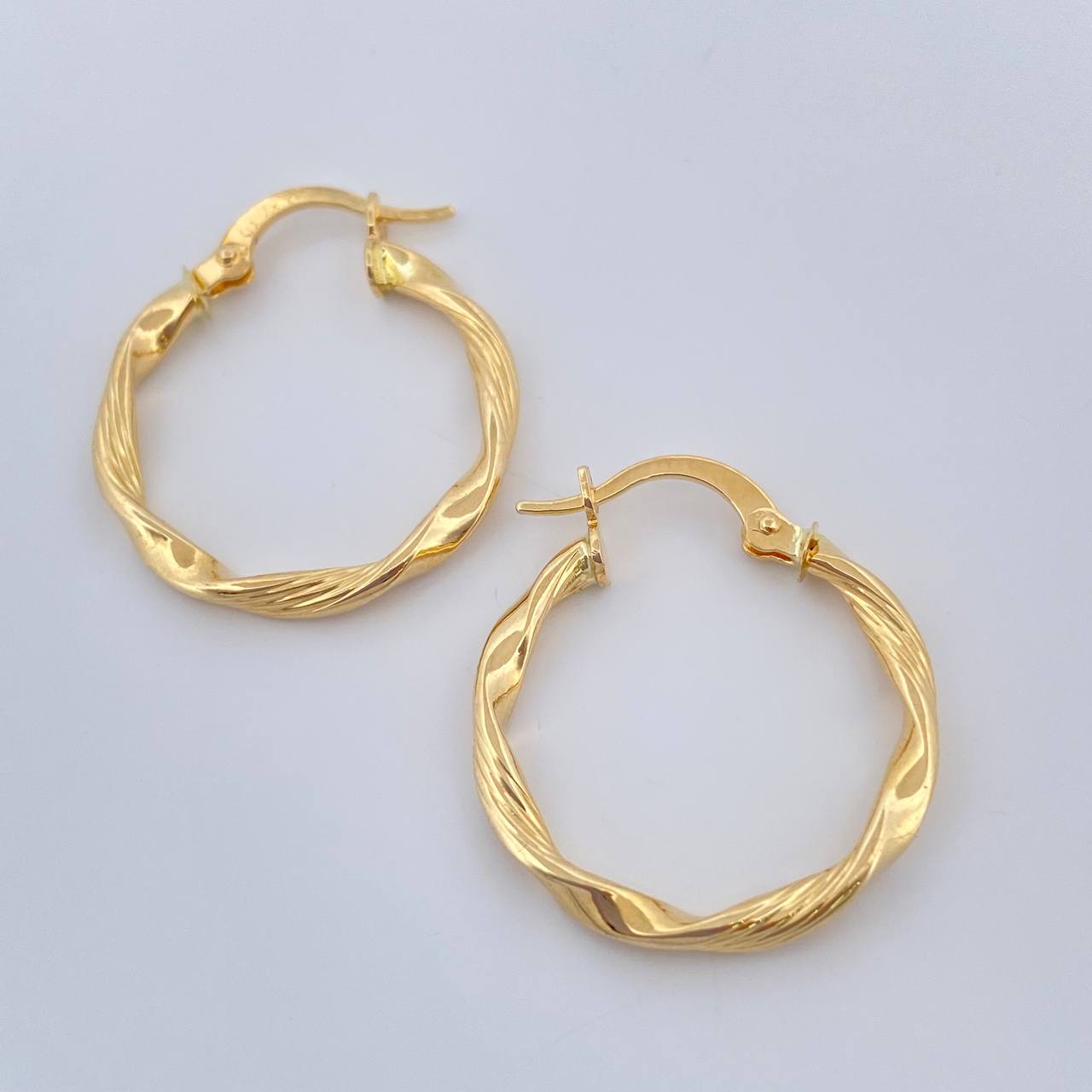 Candongas Asby 1.4gr / 2.5cm / Oro Amarillo 18K &