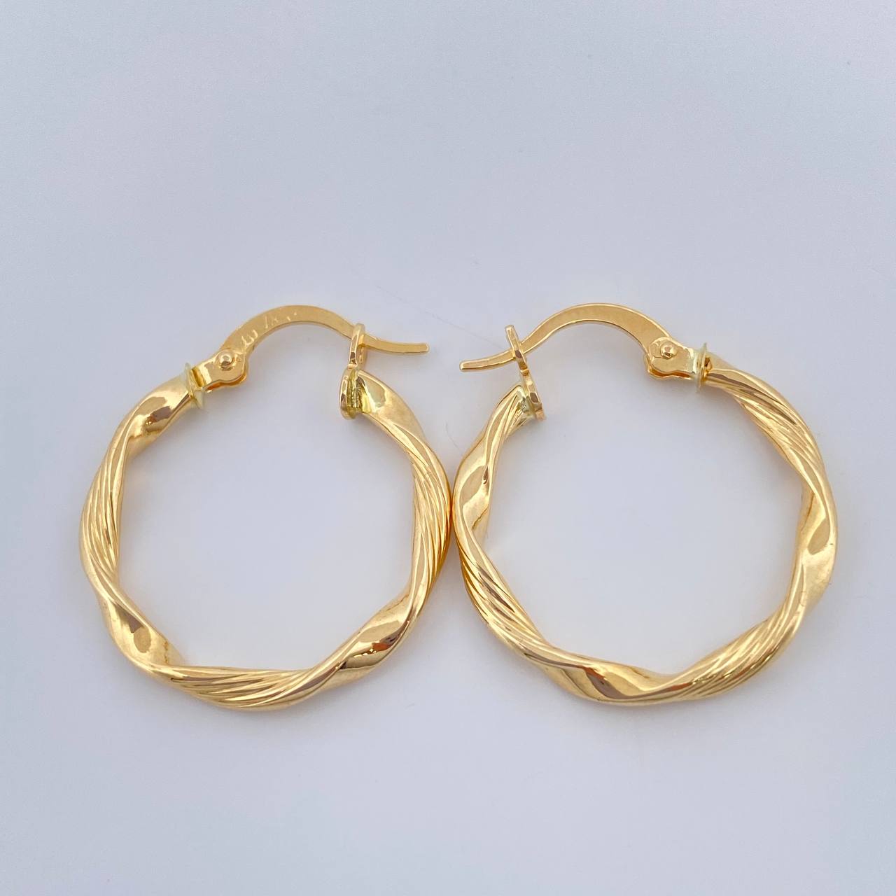 Candongas Asby 1.5gr / 2.3cm / Oro Amarillo 18K &