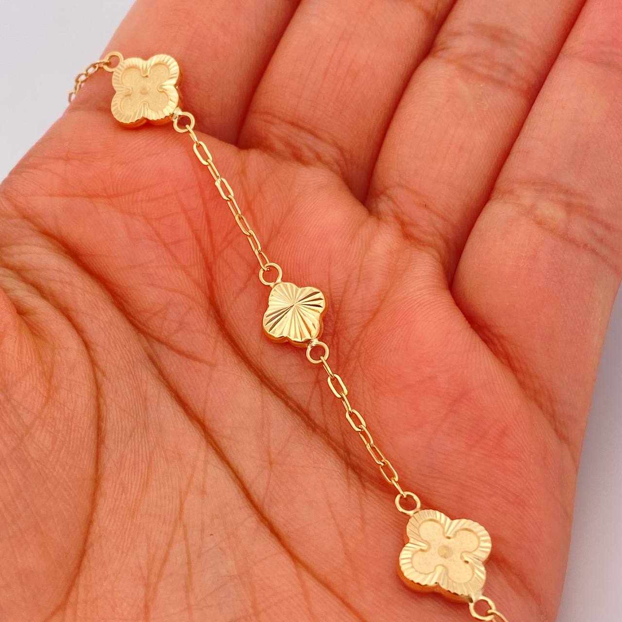 Pulso Cajon Treboles 3.25gr / 18.8cm / 1mm Oro Amarillo 18K &