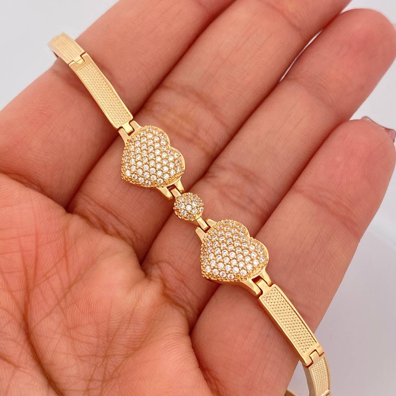 Pulso Reticulado Corazones 11.4gr / 16.8cm / 4mm Oro Amarillo 18K %