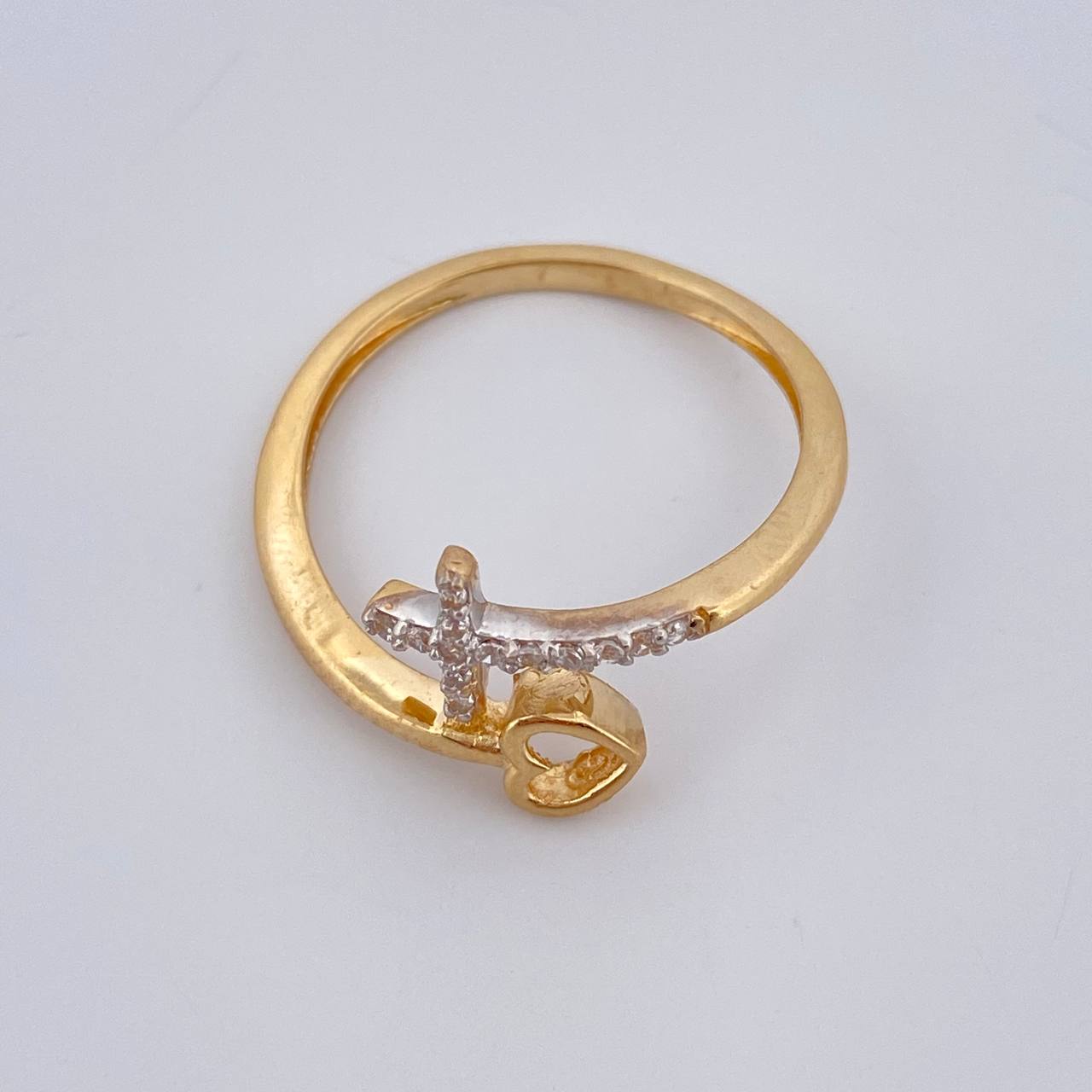 Anillo Cruz Corazon 1.9gr / T7 1/4 / Dos Oros Amarillo Blanco 18K %