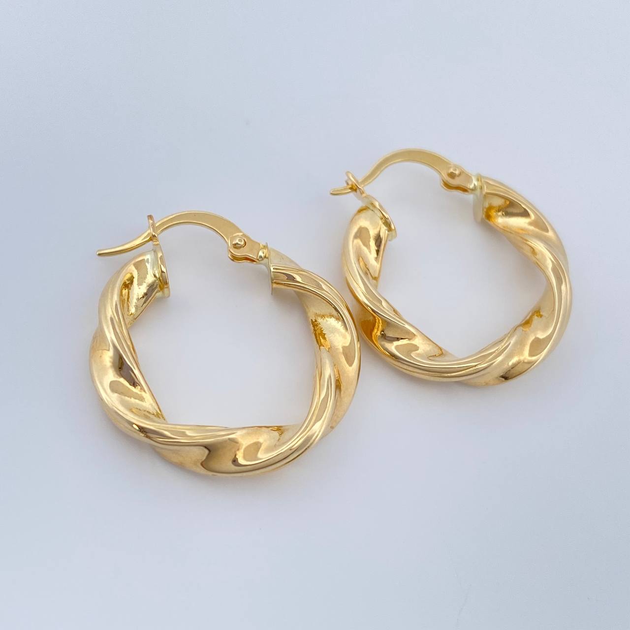 Candongas Charin 2.6gr / 2.4cm / Oro Amarillo 18K %