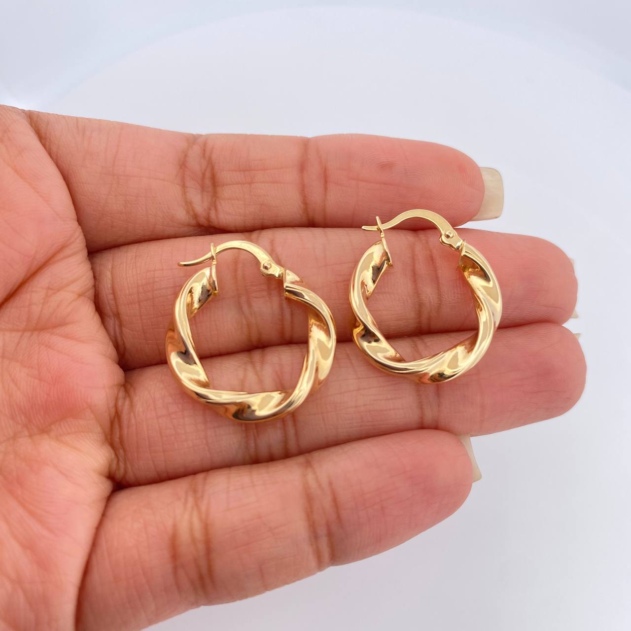 Candongas Charin 2.6gr / 2.4cm / Oro Amarillo 18K %