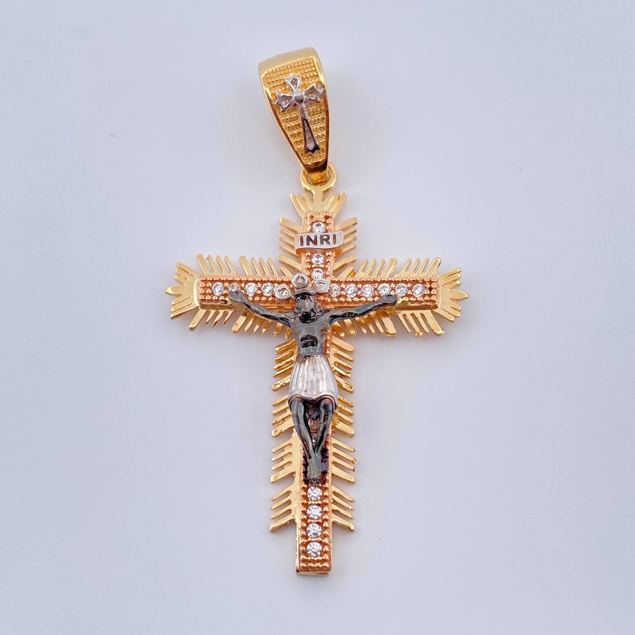 Dije Cruz Cristo Milagroso de Buga 5.3gr / 4.8cm / Tres Oros 18K %