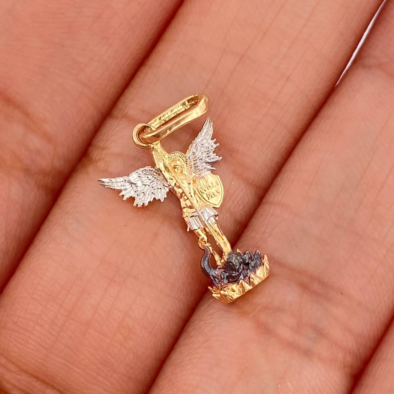 Dije San Miguel 1.05gr / 2.3cm / Tres Oros 18K %