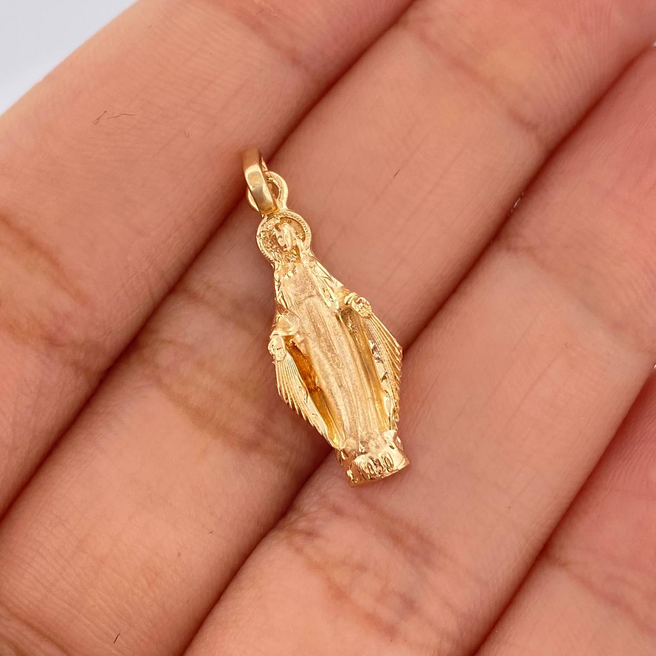 Dije Virgen Milagrosa 2.1gr / 2.8cm / Oro Amarillo 18K %