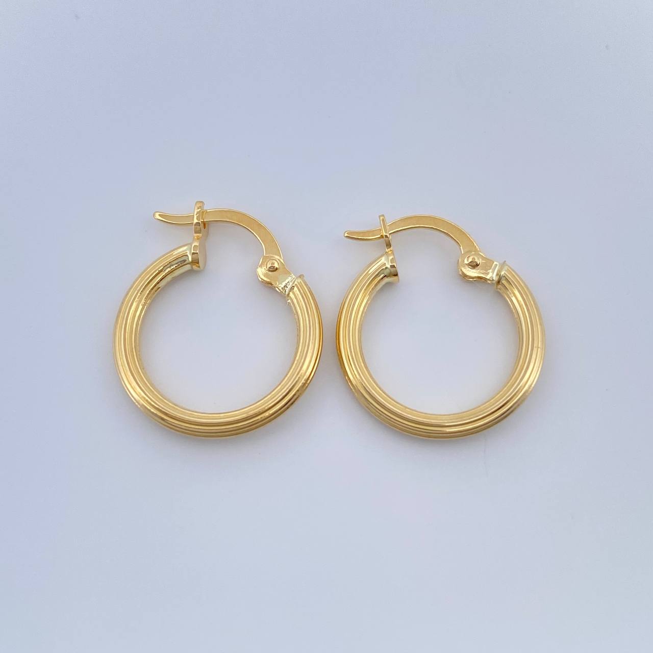 Candongas Lore 1.05gr / 1.7cm / Oro Amarillo 18K %