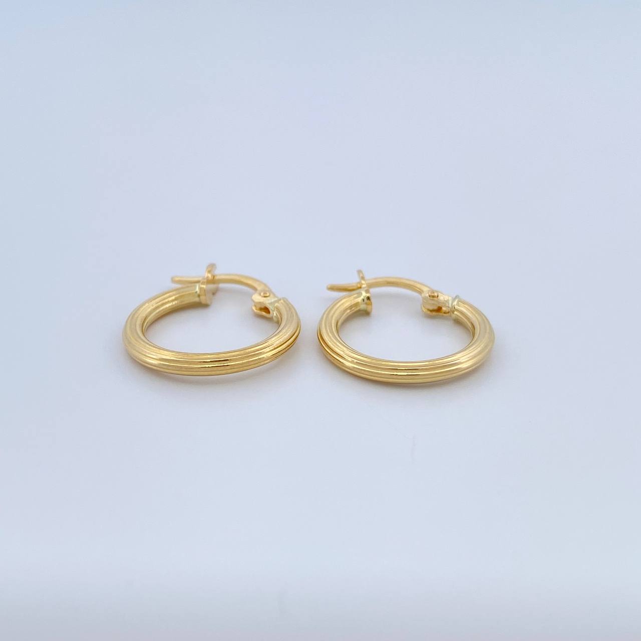 Candongas Lore 1.05gr / 1.7cm / Oro Amarillo 18K %