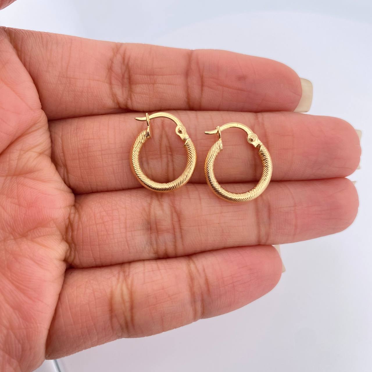 Candongas Zion 1.05gr / 1.7cm / Oro Amarillo 18K %