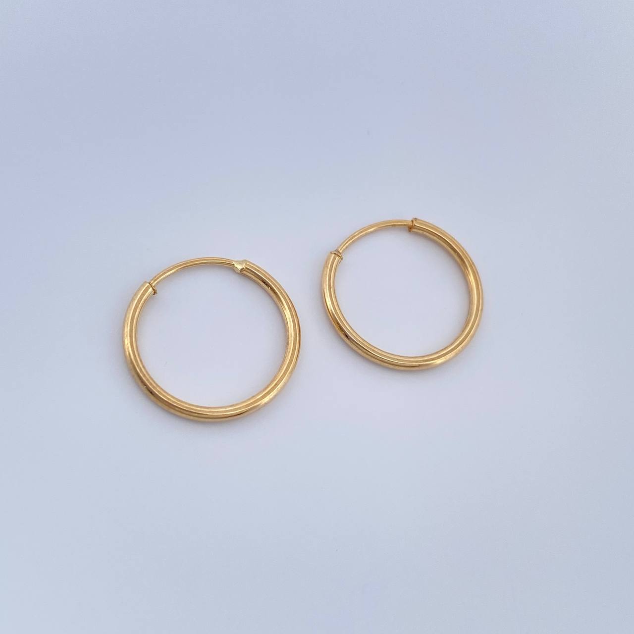 Candongas Aro Liso 0.75gr / 1.5cm / Oro Amarillo 18K %