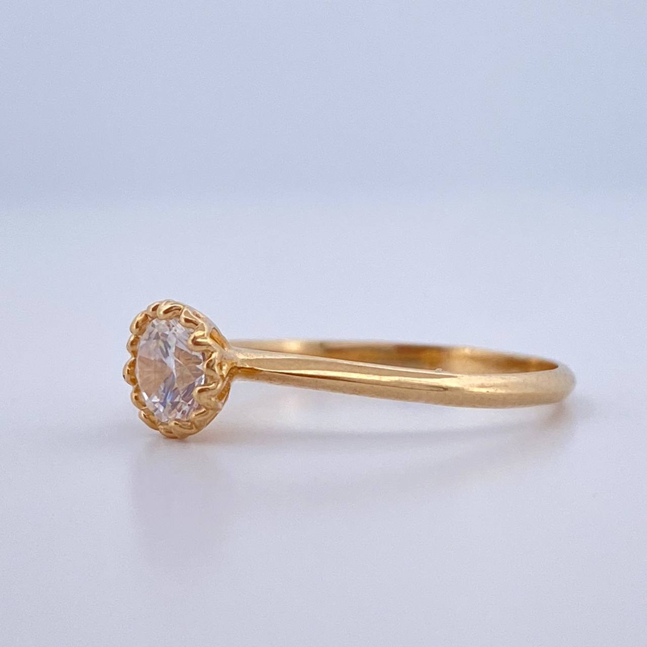 Anillo Solitario 1.85gr / T7 / Oro Amarillo 18K %