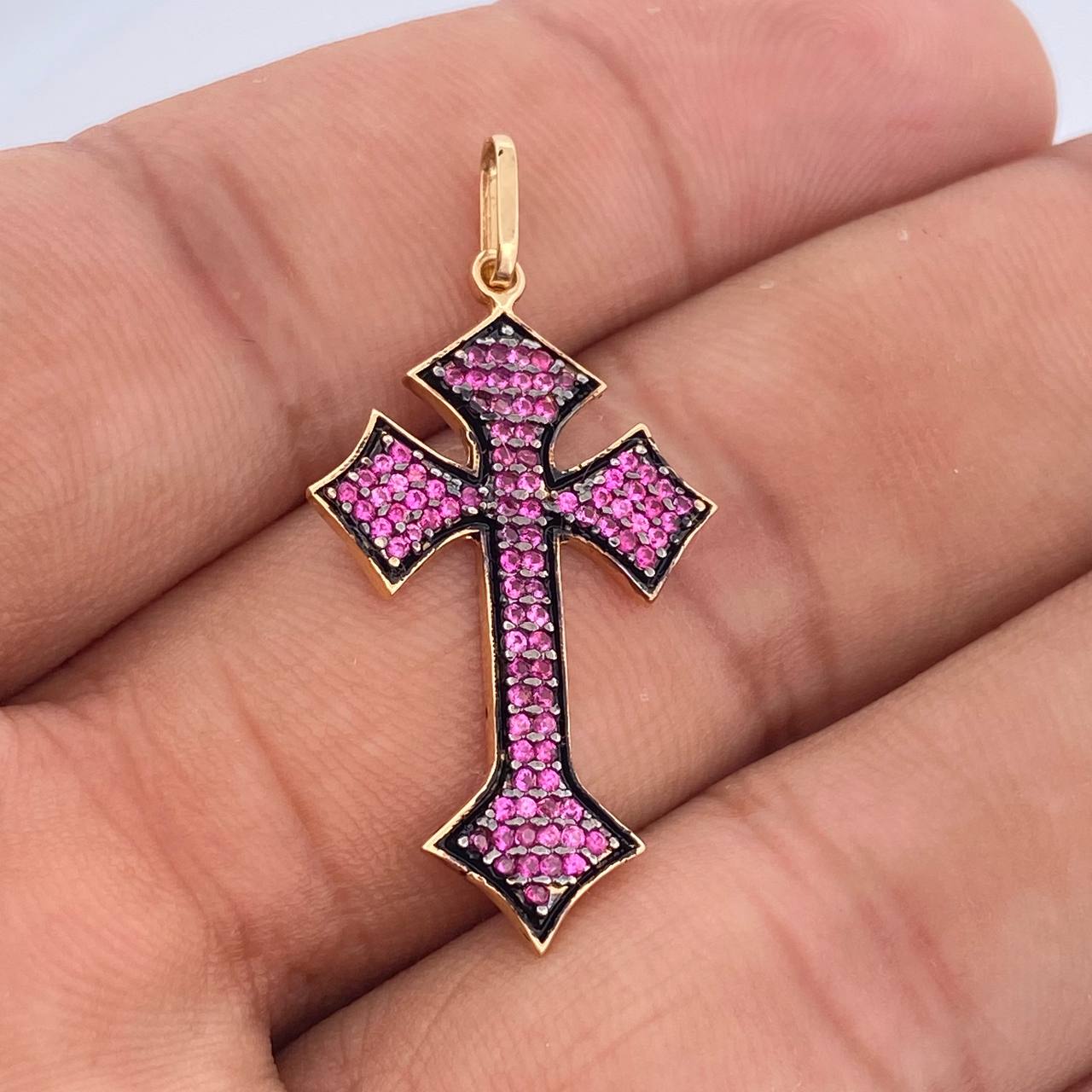 Dije Cruz Gotica 2.45gr / 3.7cm / Dos Oros Negro Amarillo 18K %