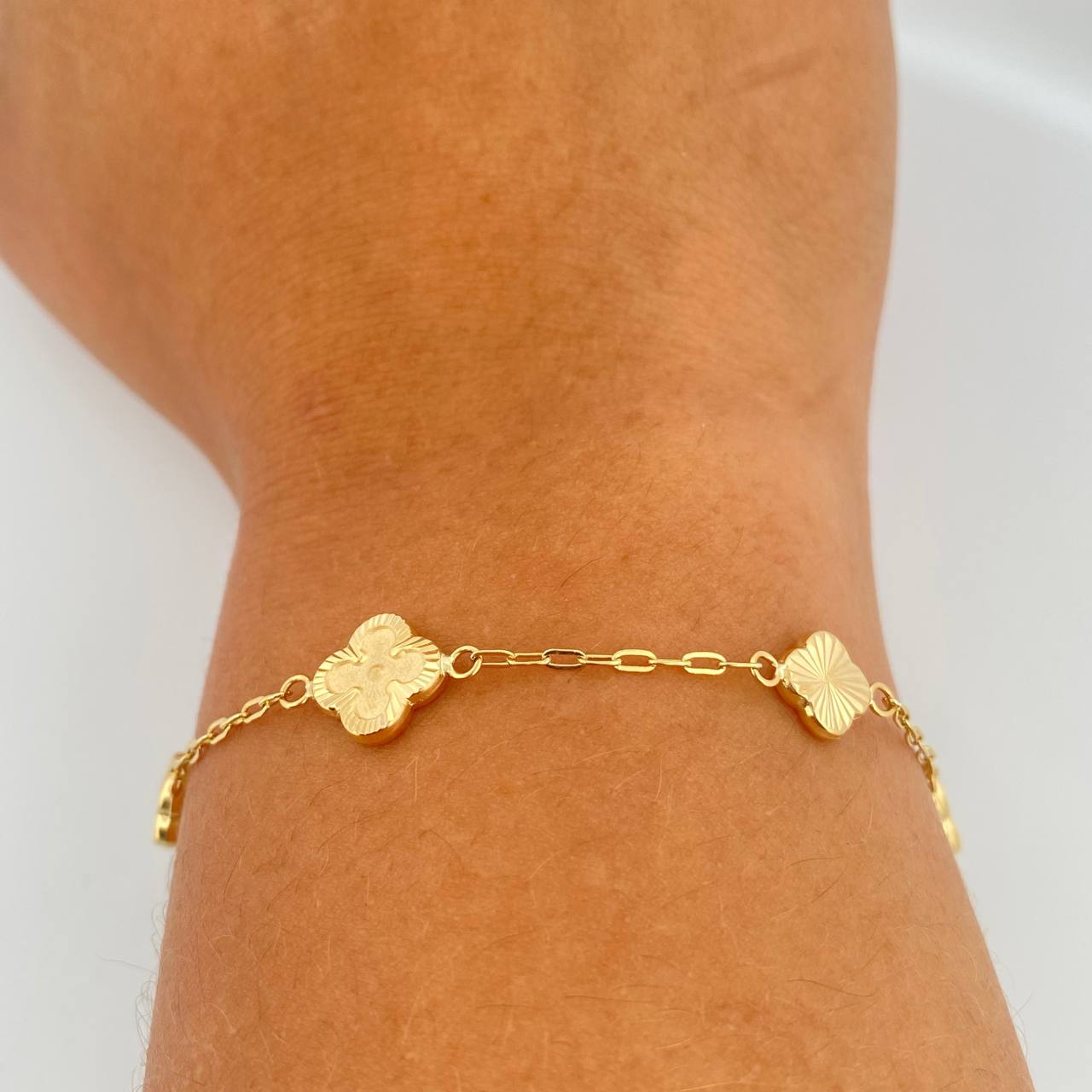 Pulso Trebol Aro Seguido 3.25gr / 19cm / 2mm Oro Amarillo 18K &