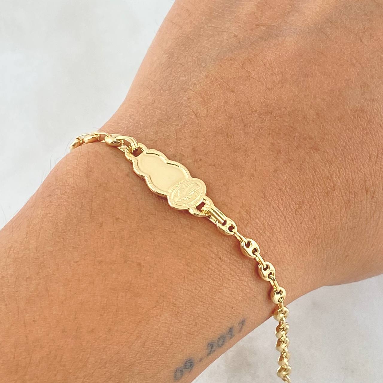 Pulso Bebé GC Placa Nube San Benito 2gr / 14.5cm / 3.2mm Bordeado Oro Amarillo 18K