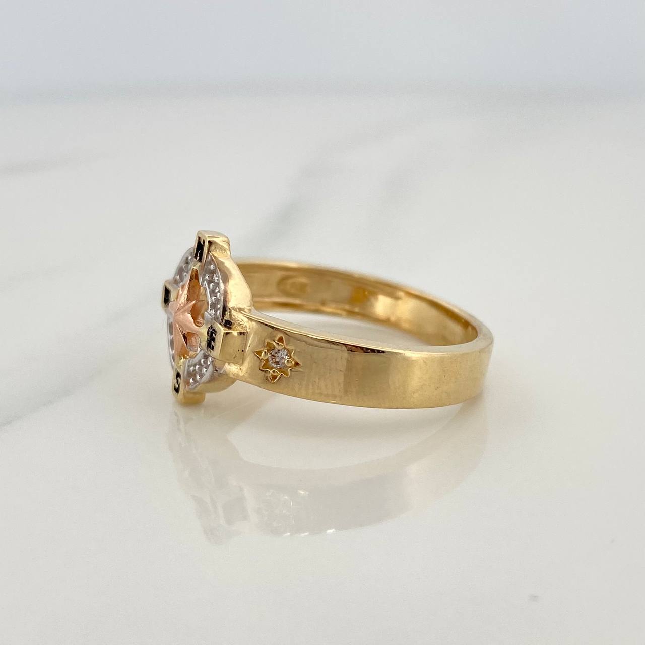 Anillo Estrella Cardinal 5.8gr / T10 1/2 / Dos Oros Amarillo Blanco 18K