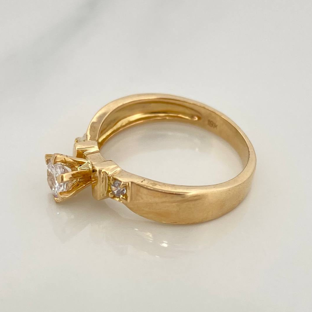 Anillo Solitario  4.1gr / T6 3/4 / Oro Amarillo 18K