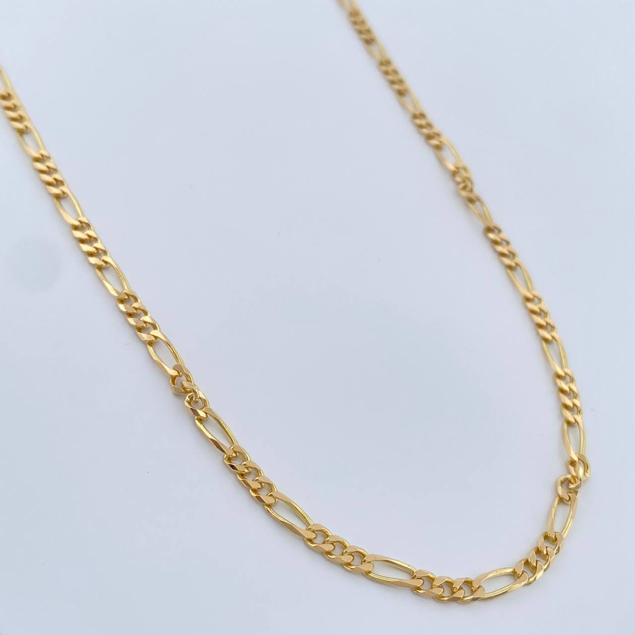 Cadena Figaro 11.1gr / 51cm / 2.6mm Oro Amarillo +1 18K $