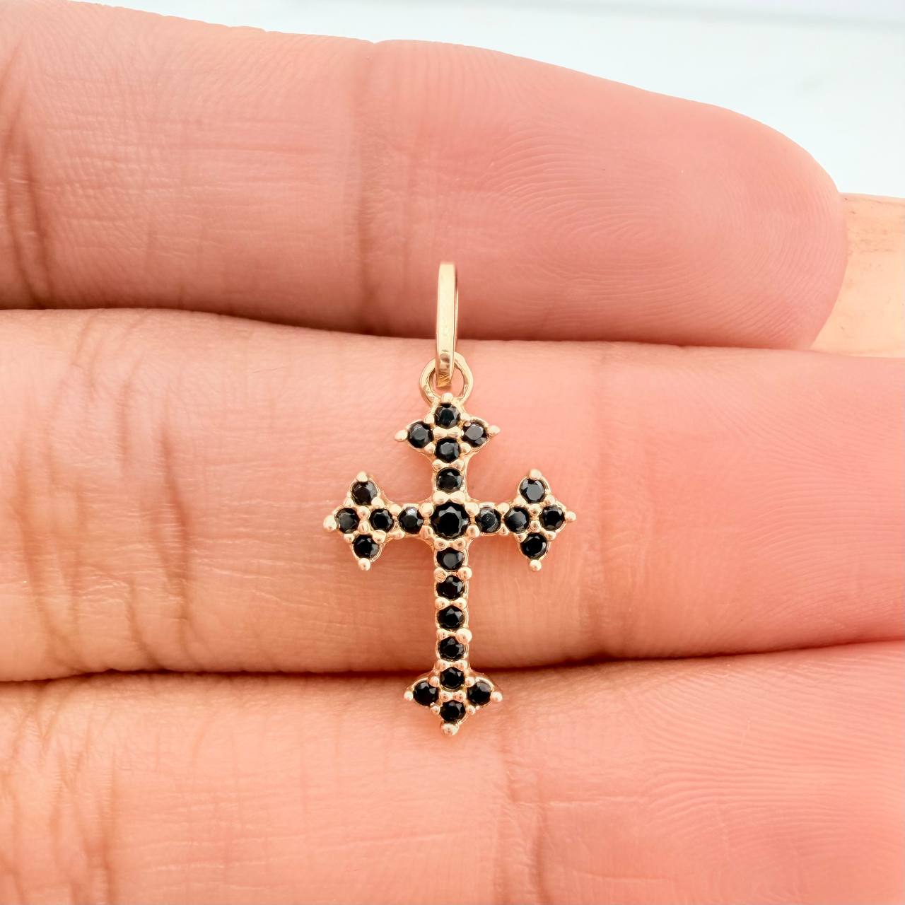 Dije Cruz 0.65gr / 2cm / Oro Amarillo 18K &