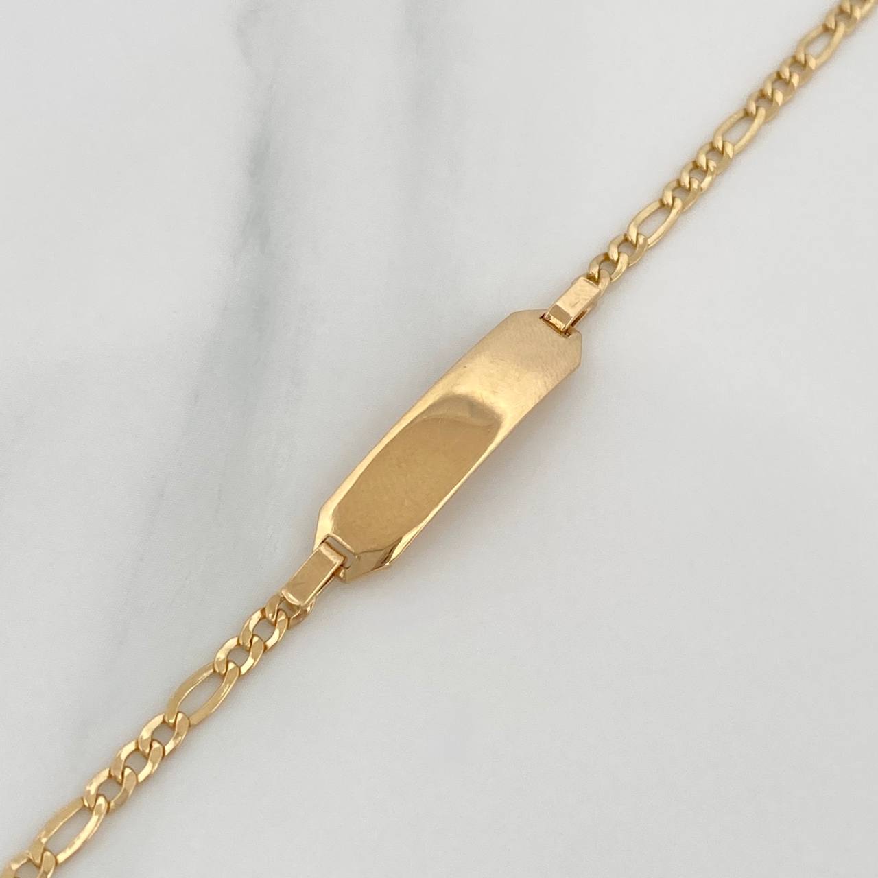 Pulso Placa Figaro 2.05gr / 15.5cm / 1mm Oro Amarillo +1 18K $
