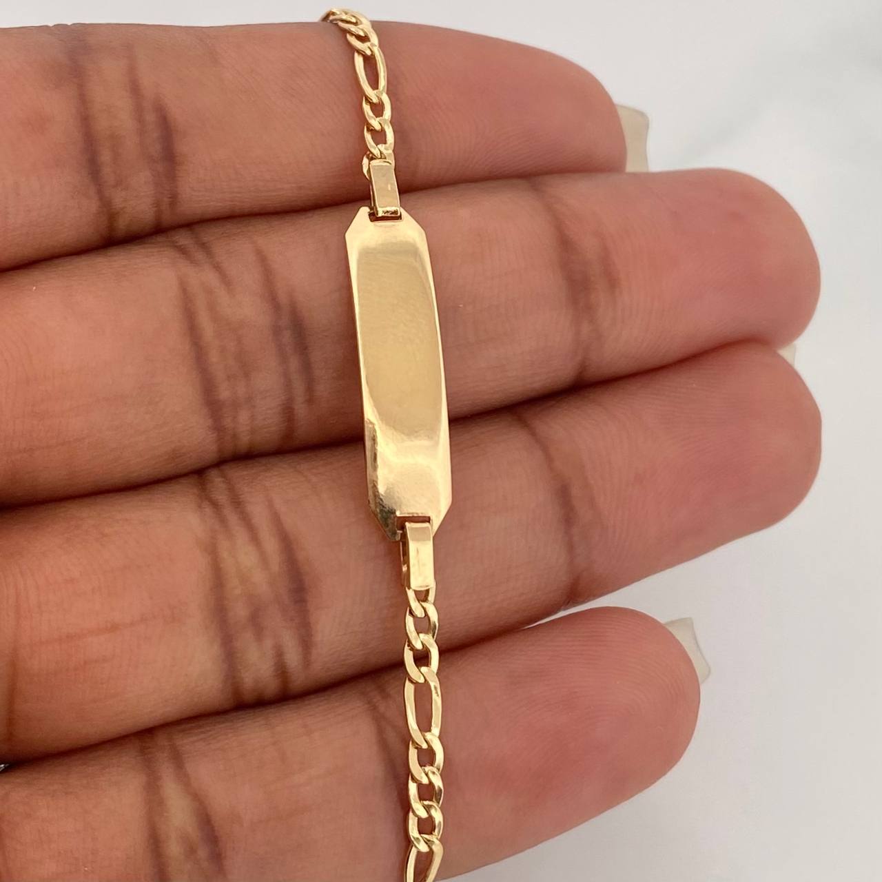 Pulso Placa Figaro 2.05gr / 15.5cm / 1mm Oro Amarillo +1 18K $