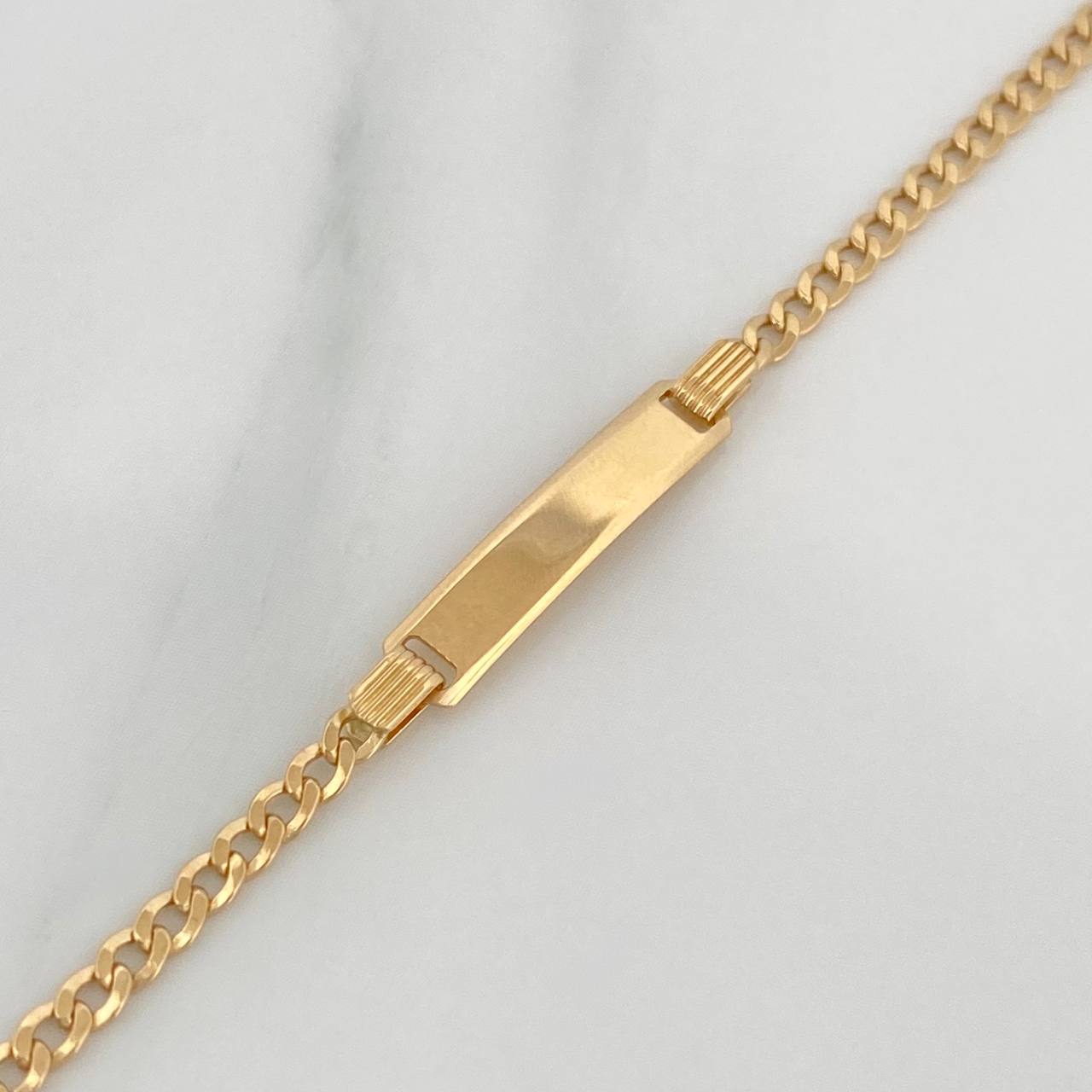 Pulso Placa Cubana 1.85gr / 16cm / 1mm Oro Amarillo +1 18K $