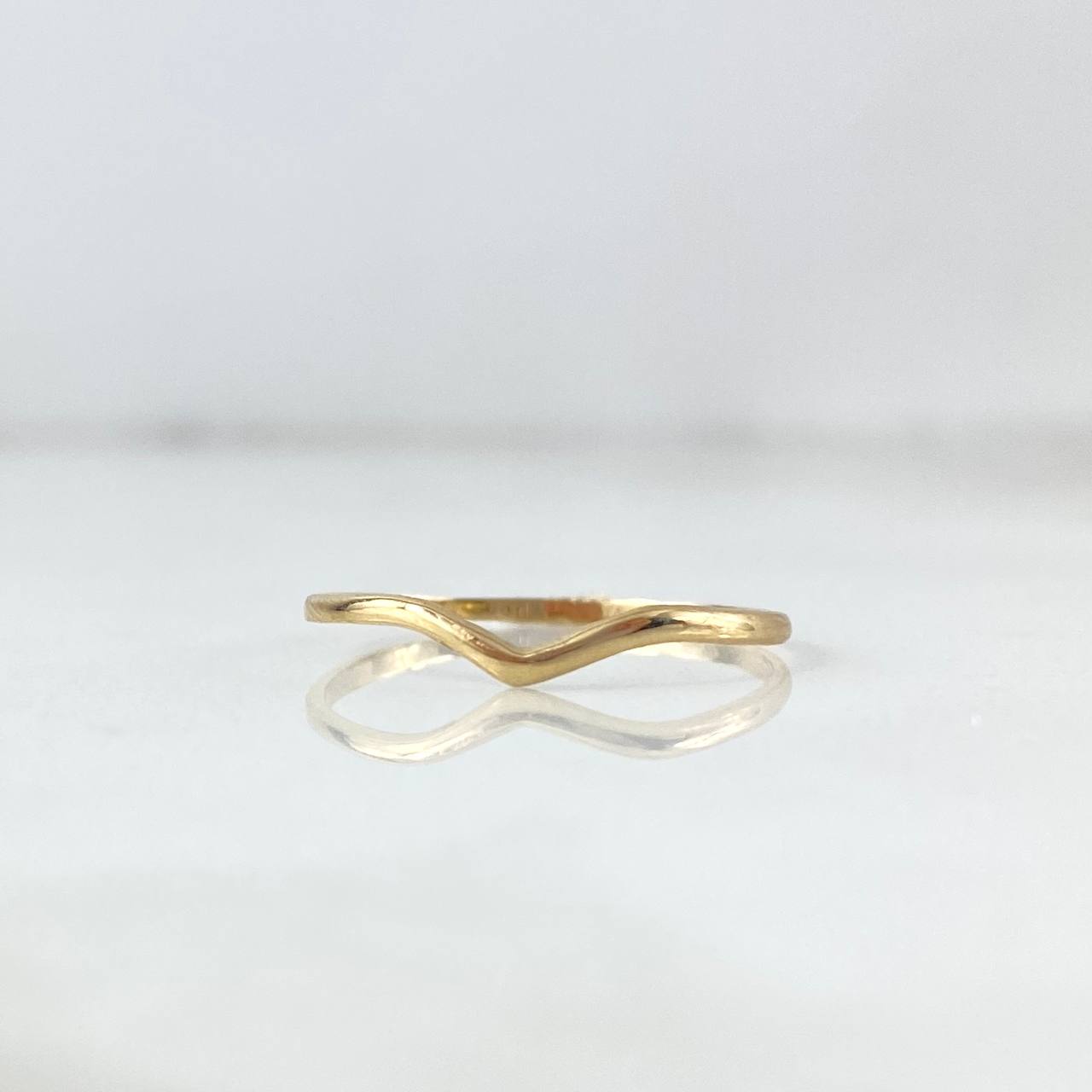 Anillo Tiara En V 0.65gr / T8 / Oro Amarillo (Oferta)