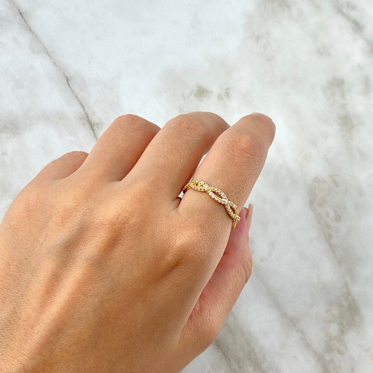 Anillo Infinitos 2.65gr / T7 1/4 / Circones Blancos Oro Amarillo ©