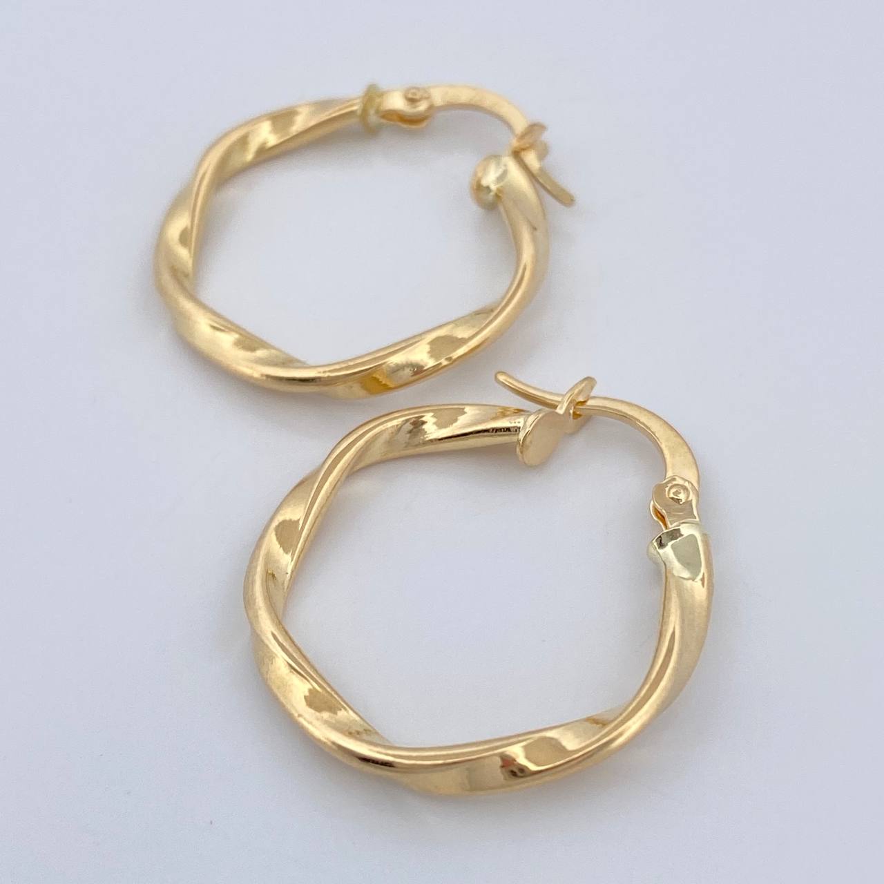 Candongas Asby 1.6gr / 2.4cm / Oro Amarillo 18K %