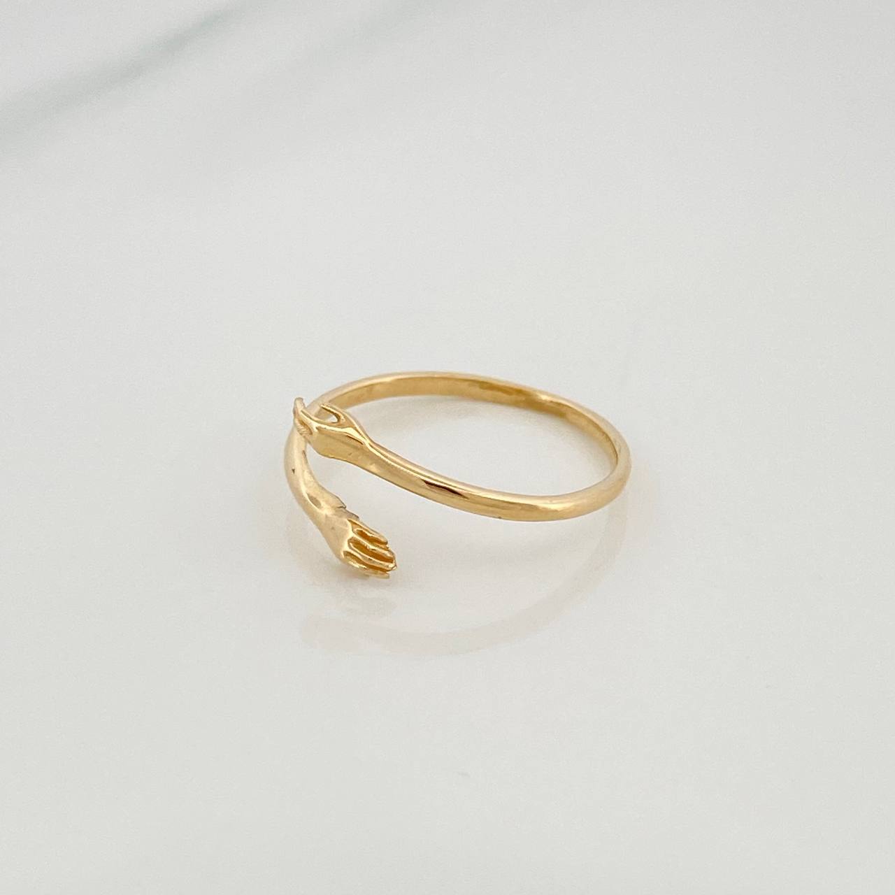 Anillo Abrazo 1.3 g / T6 Oro Amarillo 18K