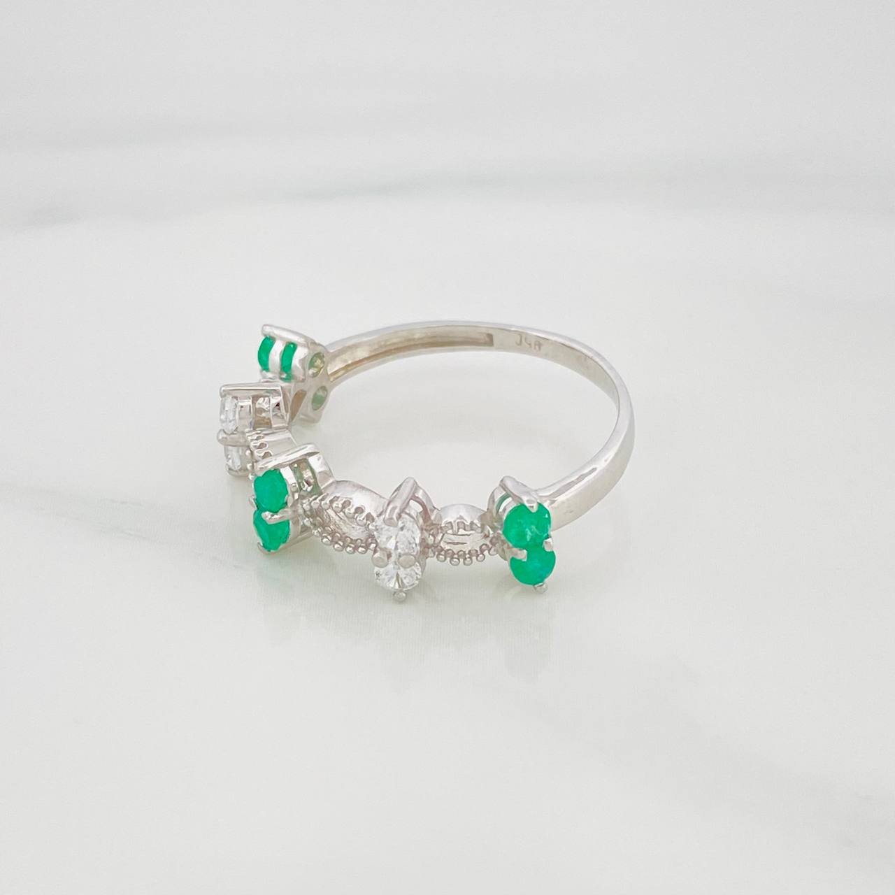 Anillo Flores Esmeraldas 39Pts 2.05 g / T7 Plata 925