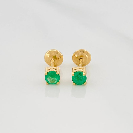 Topos Cuatro Garras Esmeraldas 44Pts 0.9 g / 3.9 mm Oro Amarillo 18K